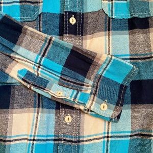 American Eagle Blue, Navy & White Plaid Flannel Shirt